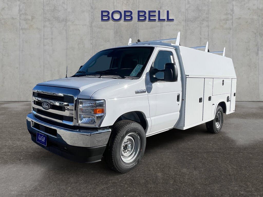 2025 Ford E-Series Chassis E-350 SD Cutaway SB DRW RWD