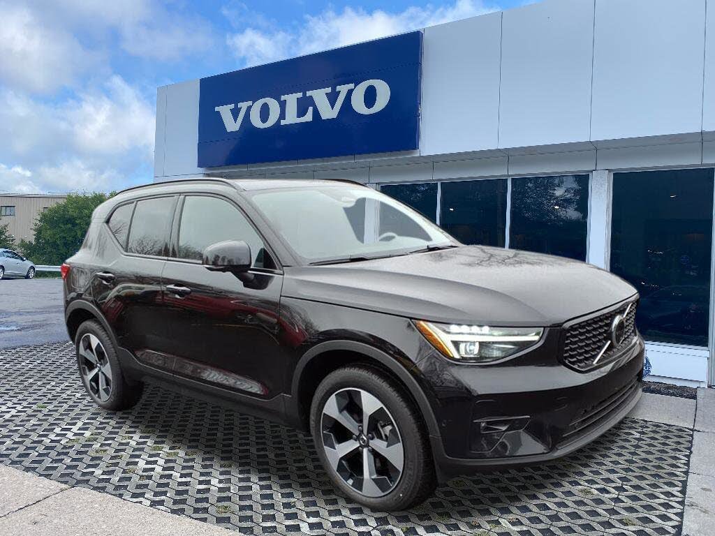 2026 Volvo XC40 B5 Plus AWD