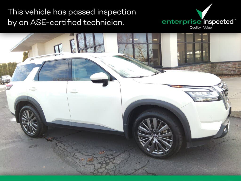 2022 Nissan Pathfinder SL FWD