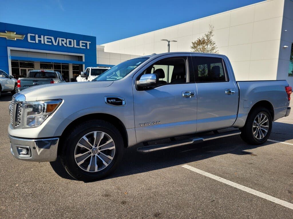 2017 Nissan Titan SL Crew Cab