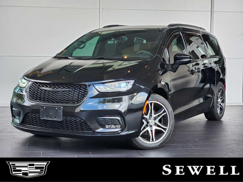 2023 Chrysler Pacifica Limited FWD