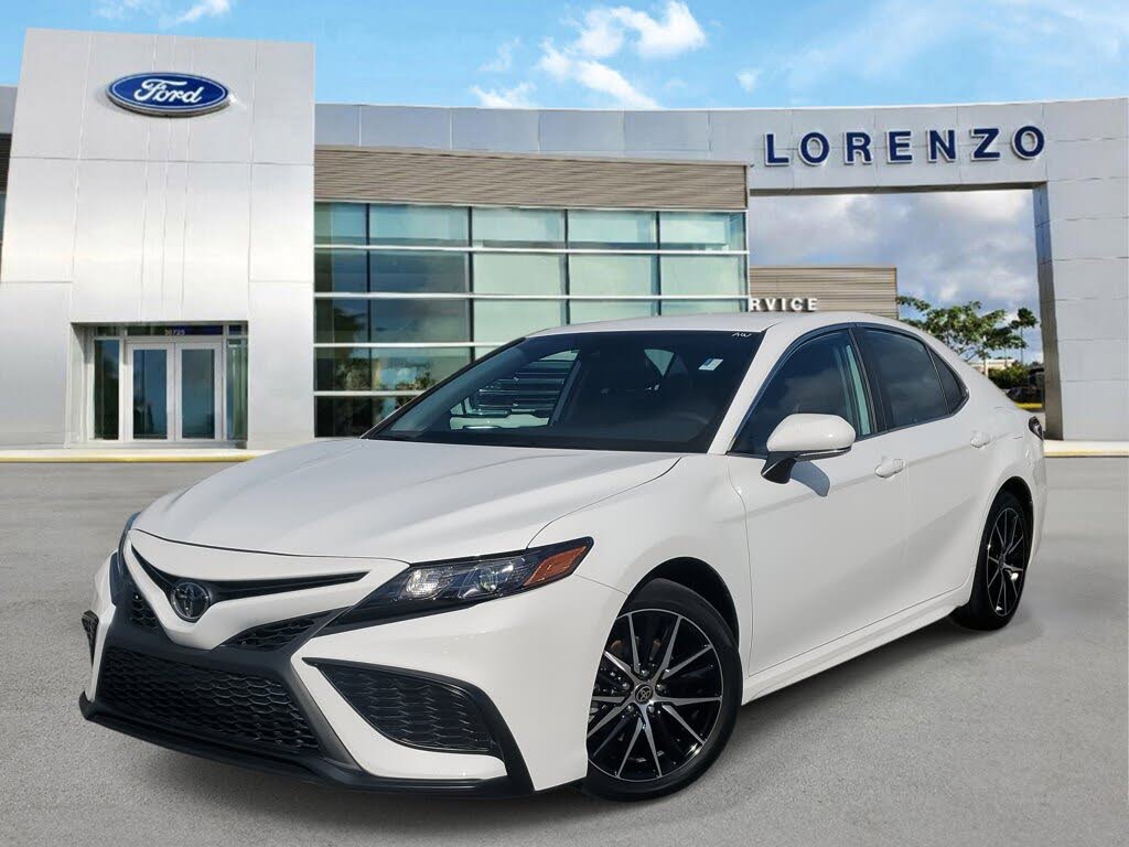 2024 Toyota Camry SE FWD