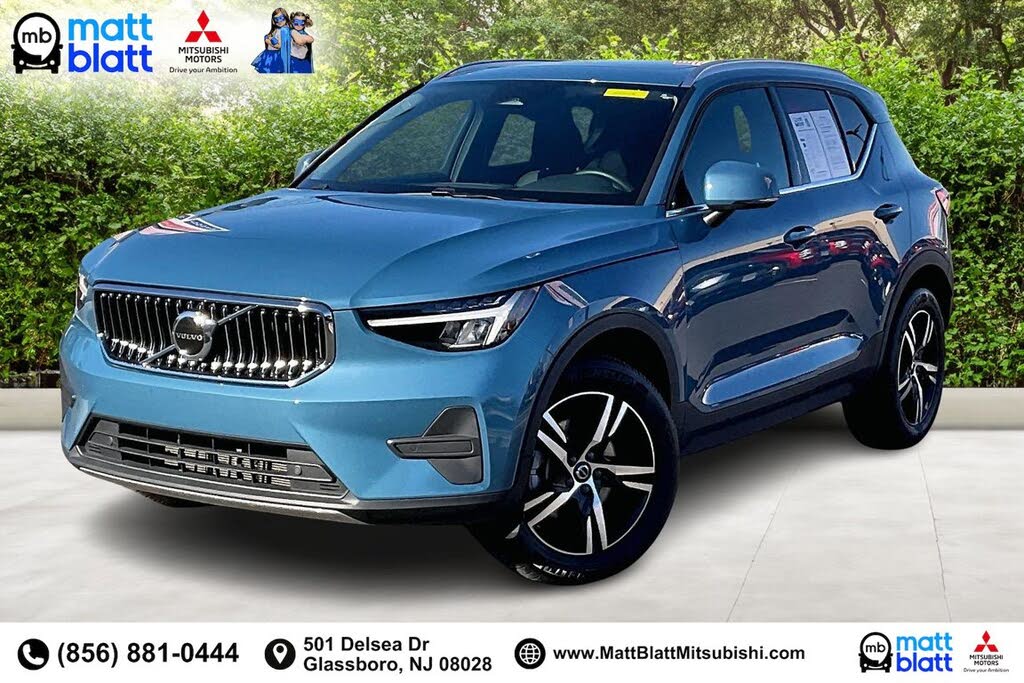 2025 Volvo XC40 B5 Core Bright Theme AWD