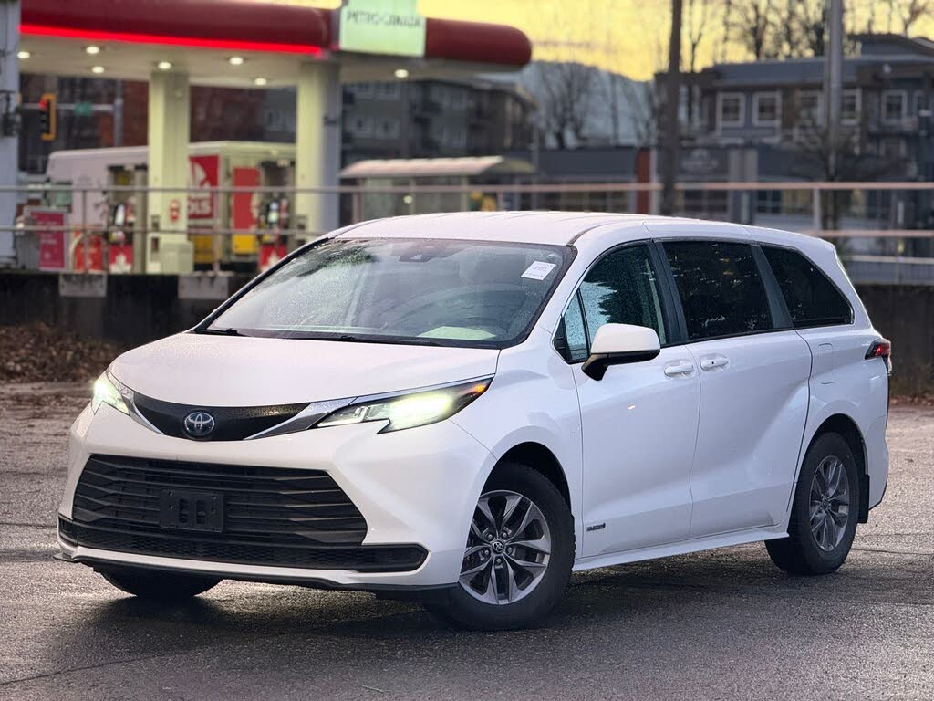 2021 Toyota Sienna LE 8-Passenger FWD