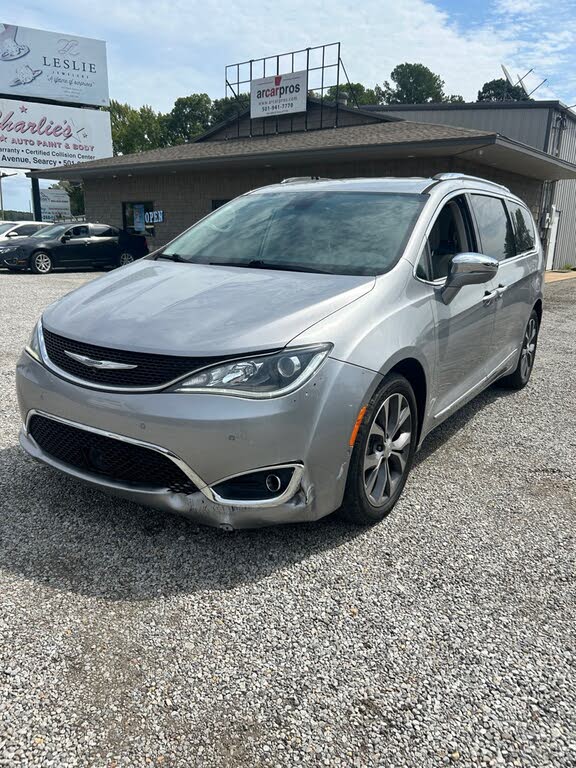 2017 Chrysler Pacifica Limited FWD