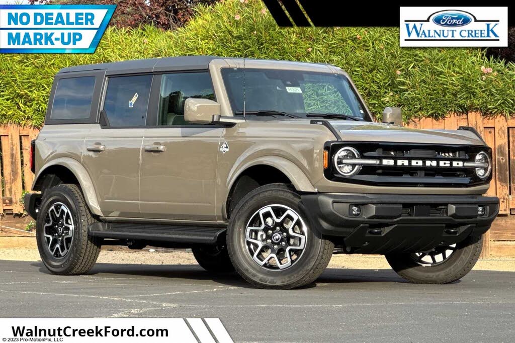 2025 Ford Bronco Outer Banks 4-Door 4WD