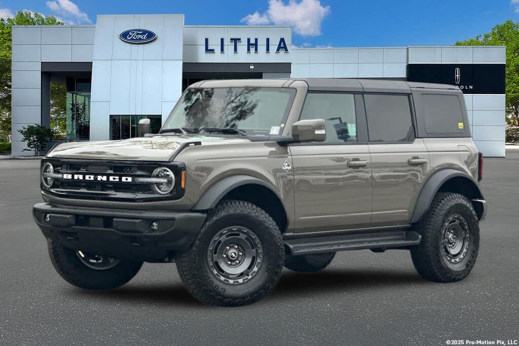 2025 Ford Bronco Outer Banks 4-Door 4WD