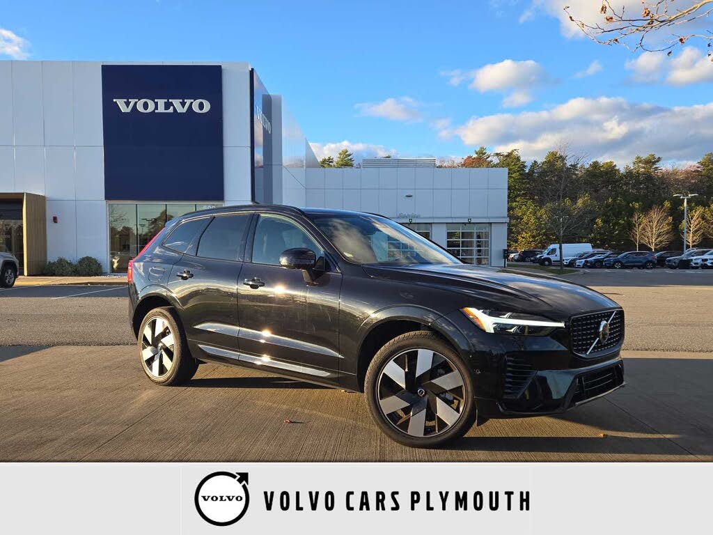 2025 Volvo XC60 Recharge T8 Plus Dark Theme eAWD