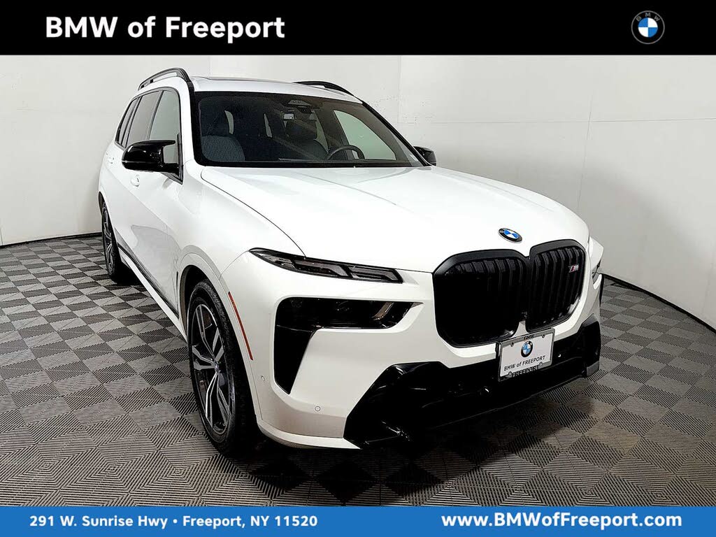 2025 BMW X7 M60i AWD