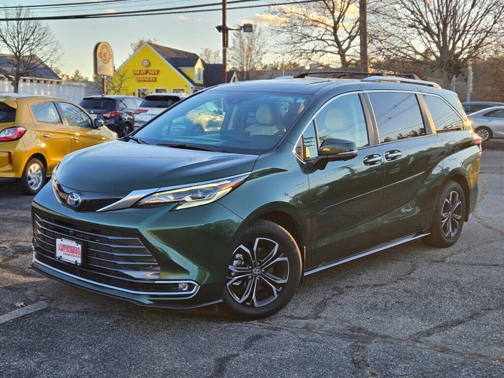 2025 Toyota Sienna Platinum 7-Passenger AWD