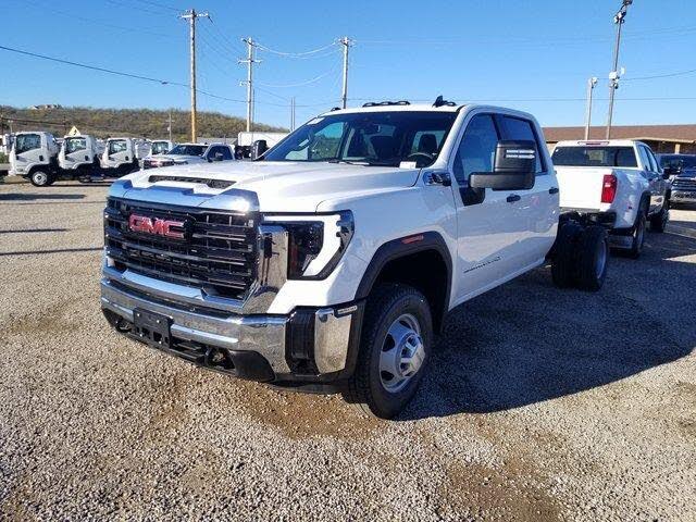 2026 GMC Sierra 3500HD Chassis Pro Crew Cab 4WD