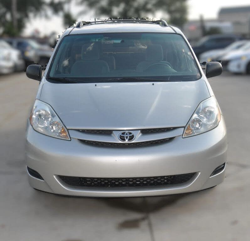 2010 Toyota Sienna CE 7-Passenger