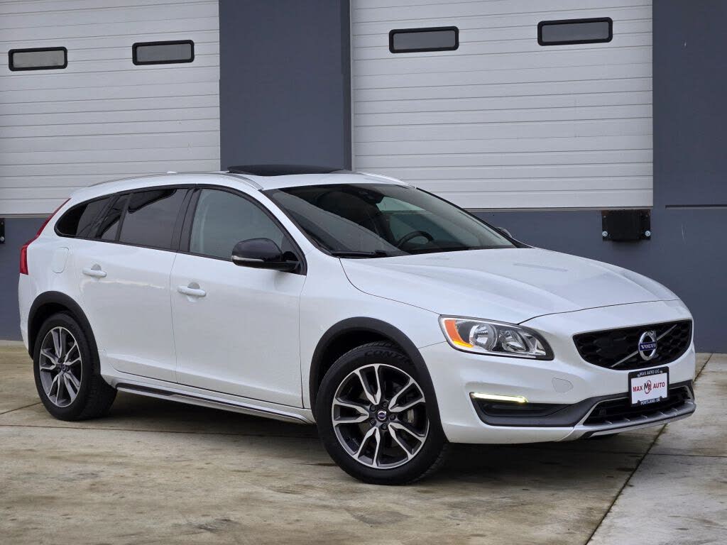 2016 Volvo V60 Cross Country