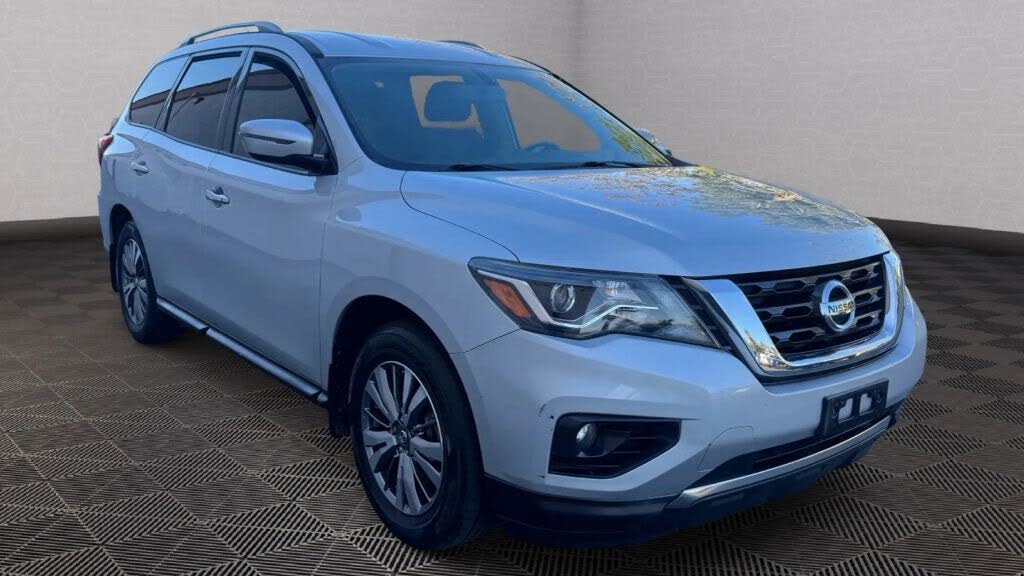2018 Nissan Pathfinder SV