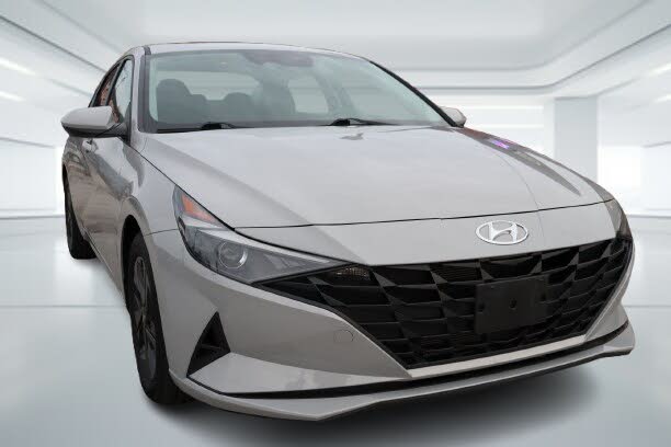 2022 Hyundai Elantra Preferred FWD