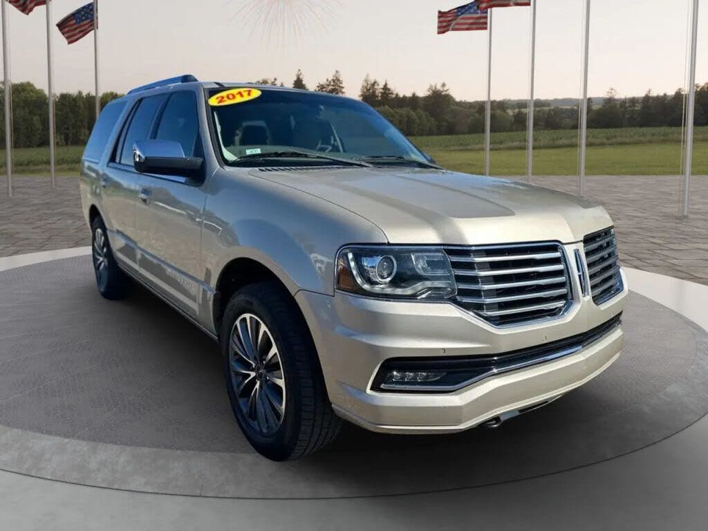 2017 Lincoln Navigator Select RWD