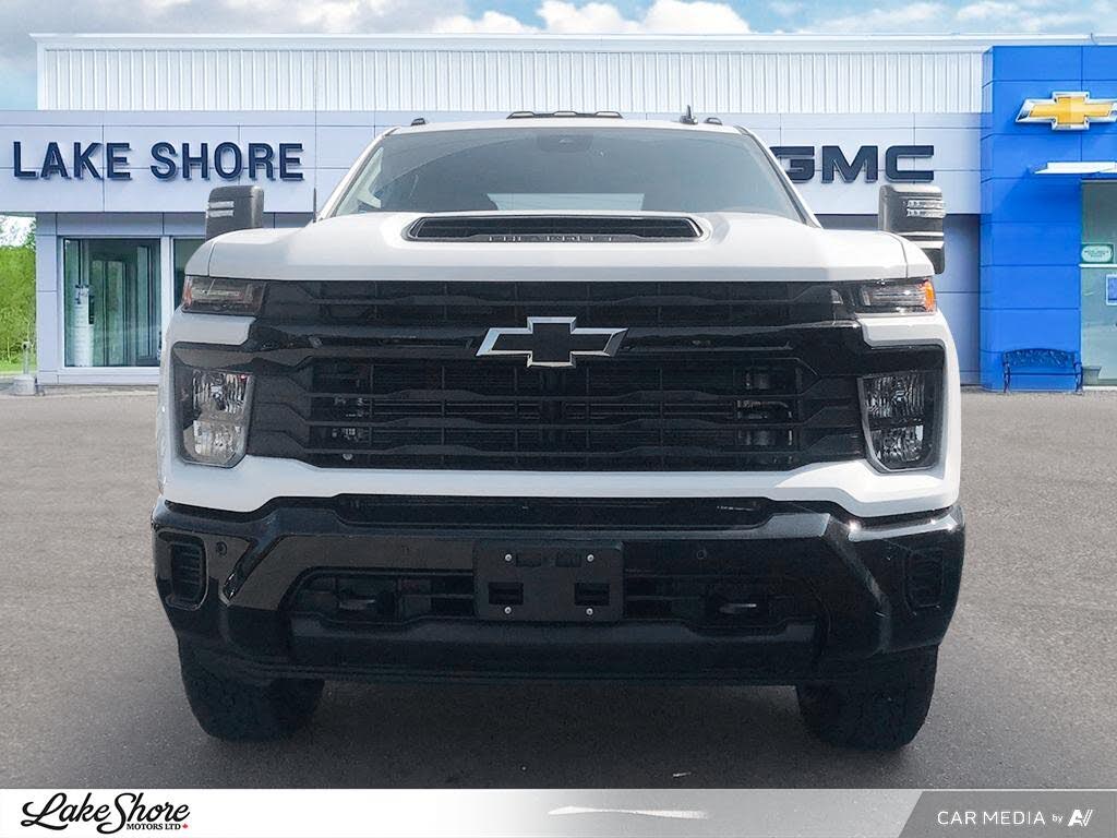 2025 Chevrolet Silverado 2500HD Custom Crew Cab 4WD