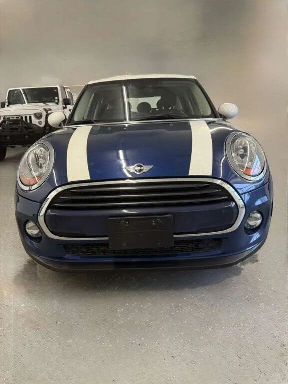 2017 MINI Cooper 4-Door Hatchback FWD
