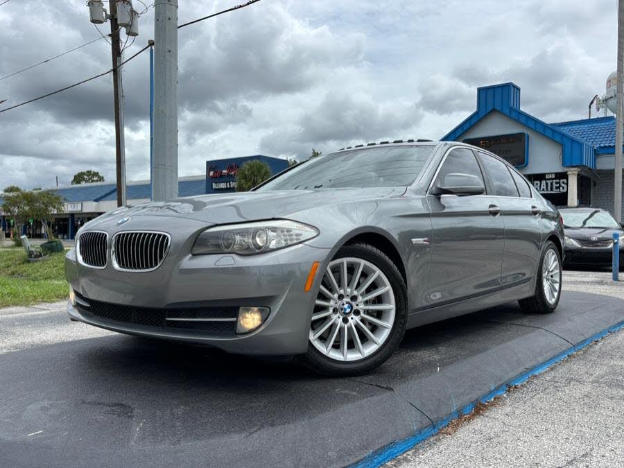 2011 BMW 5 Series 535i Sedan RWD