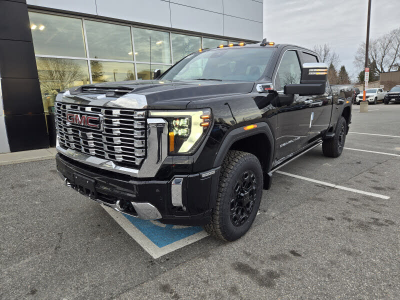 2025 GMC Sierra 3500HD Denali Crew Cab 4WD