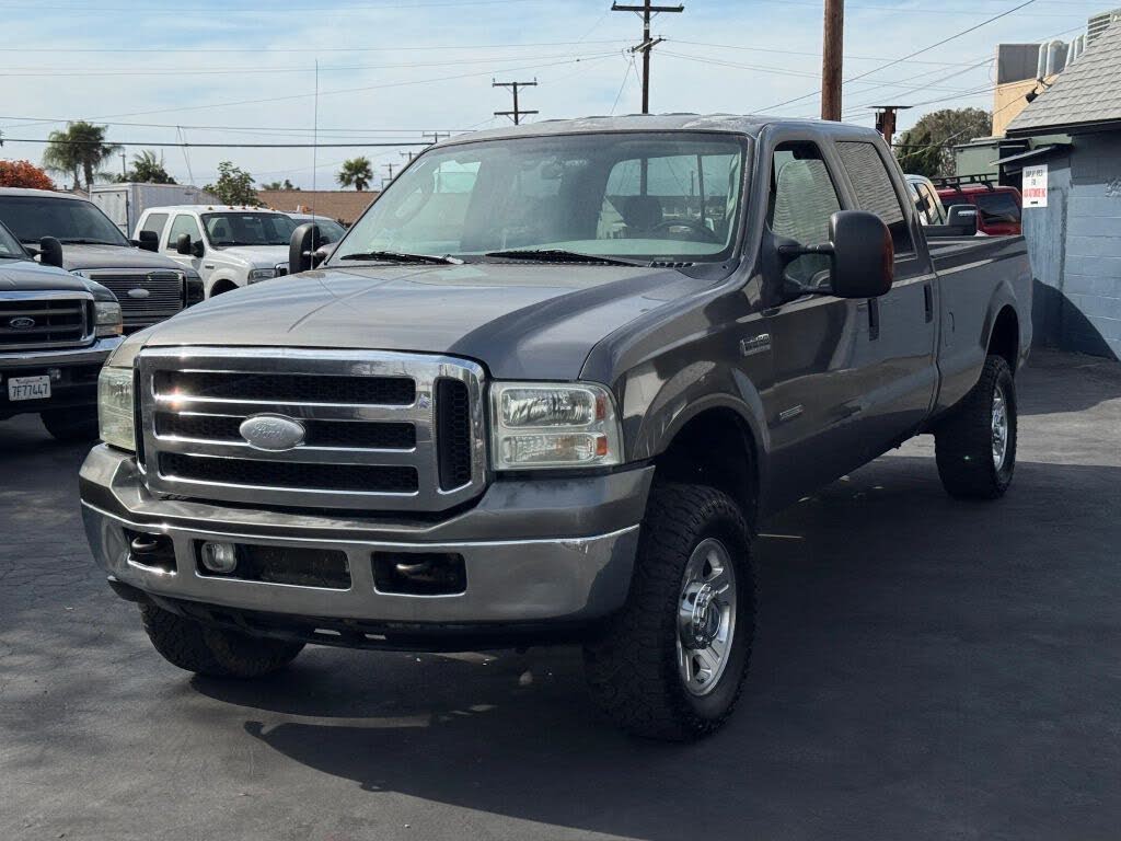 2005 Ford F-350 Super Duty XL Crew Cab SB 4WD