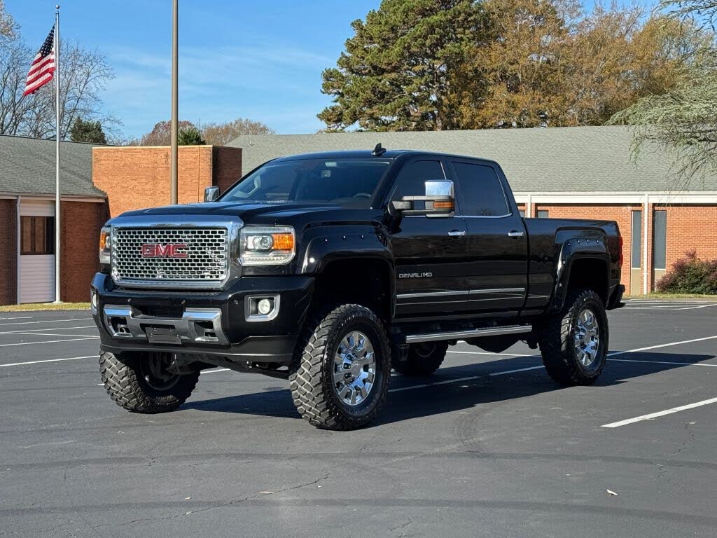 2016 GMC Sierra 2500HD Denali Crew Cab SB 4WD