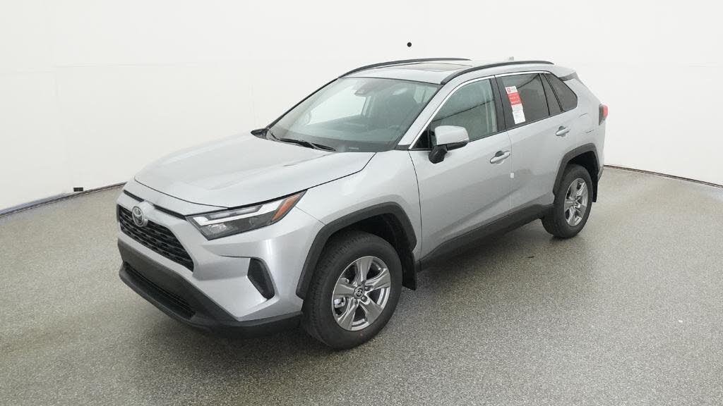 2025 Toyota RAV4 XLE FWD