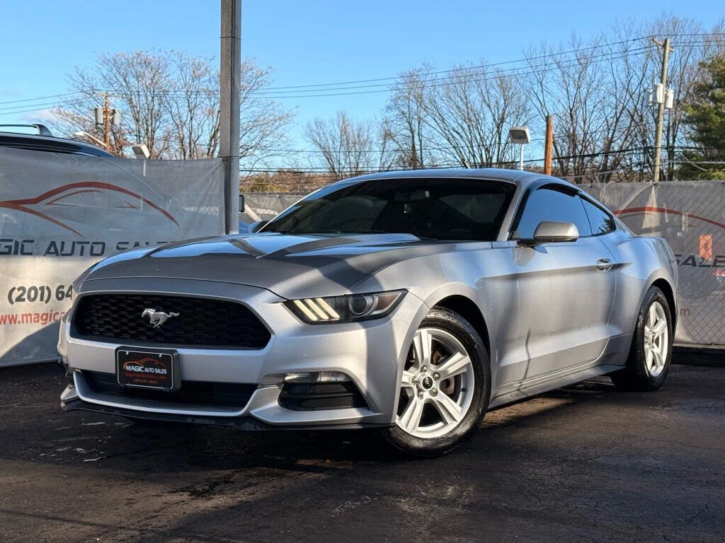 2015 Ford Mustang V6 Coupe RWD