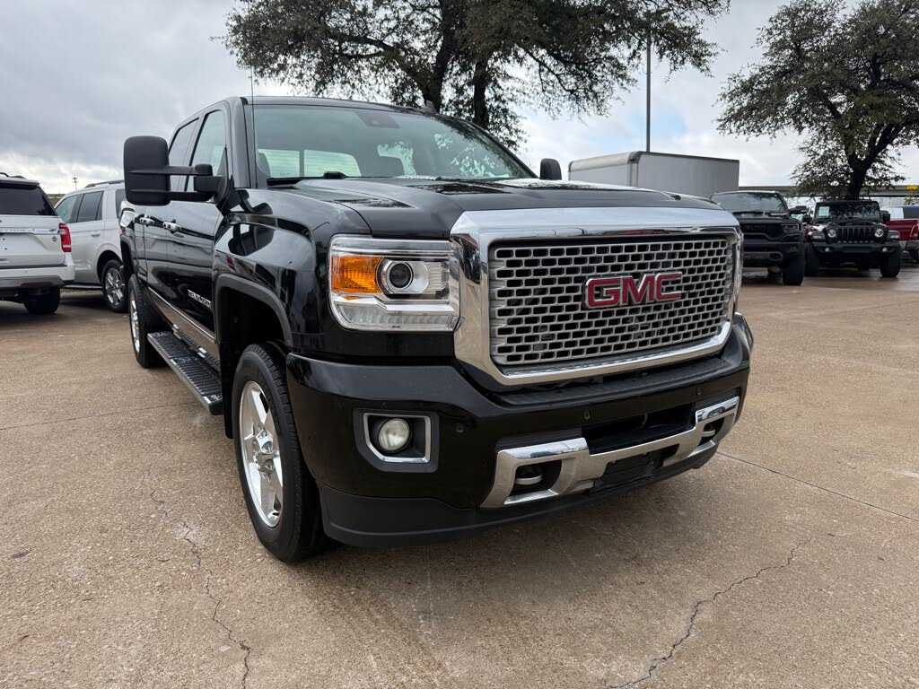 2015 GMC Sierra 2500HD Denali Crew Cab SB 4WD