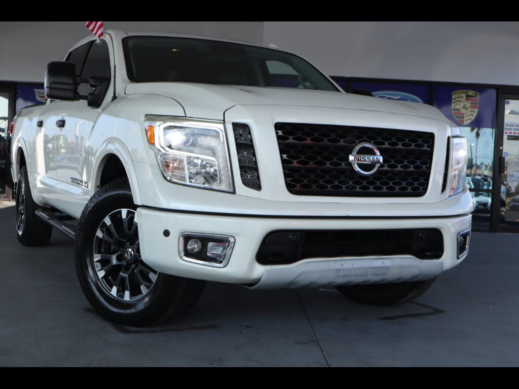 2018 Nissan Titan PRO-4X Crew Cab 4WD