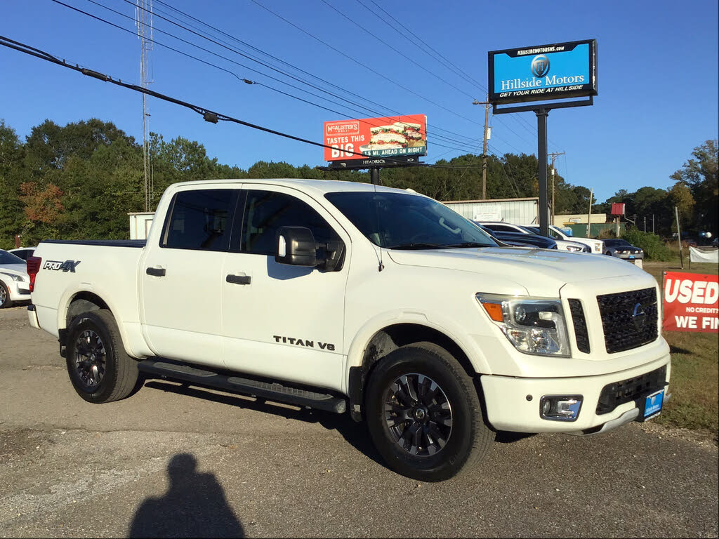 2018 Nissan Titan PRO-4X Crew Cab 4WD