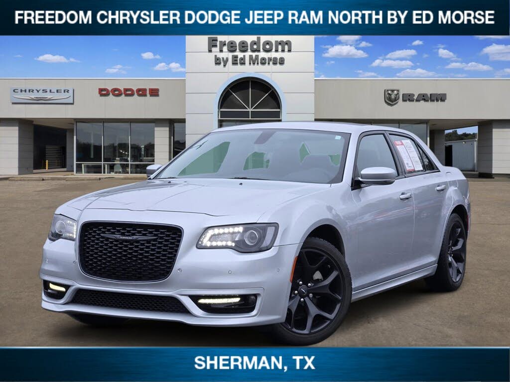2023 Chrysler 300 Touring L RWD