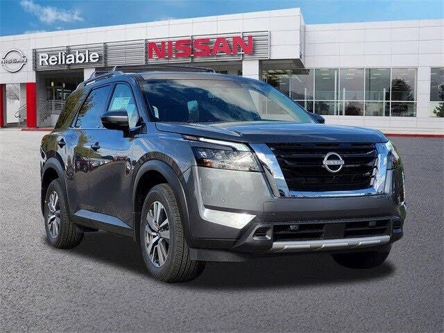 2025 Nissan Pathfinder SL FWD