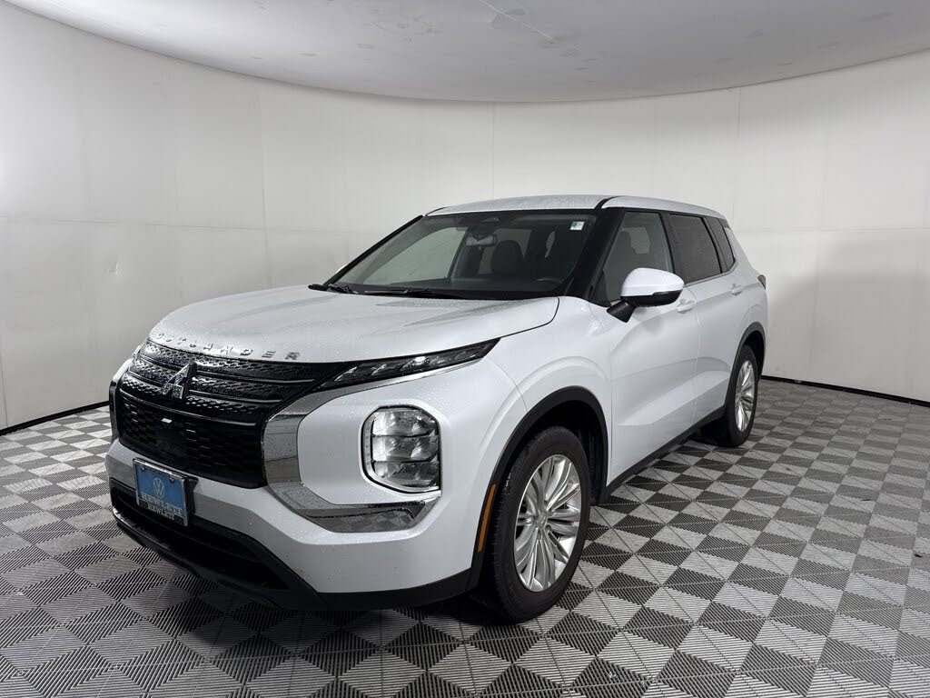 2024 Mitsubishi Outlander ES FWD