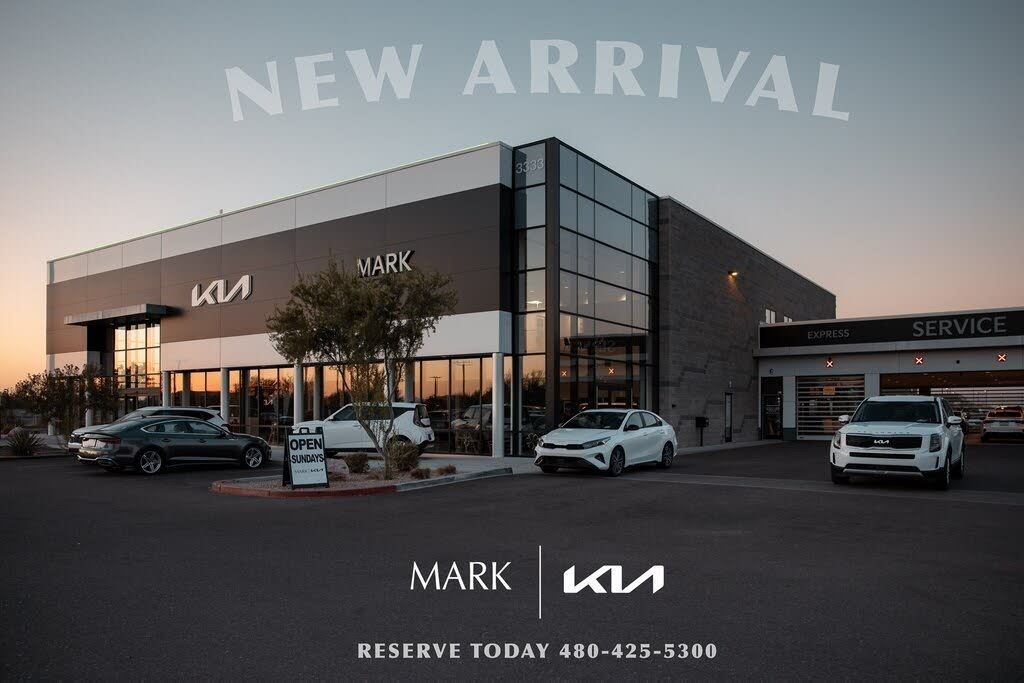 2022 Kia Carnival LX FWD