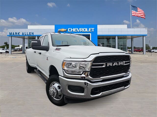 2024 RAM 3500 Tradesman Crew Cab LB DRW 4WD