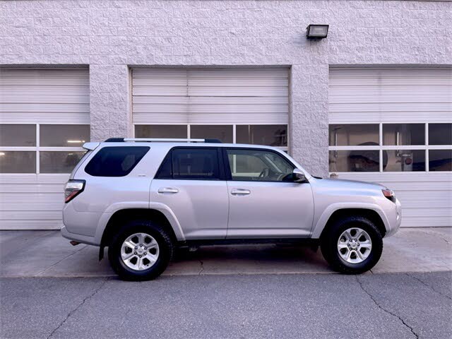 2024 Toyota 4Runner SR5 4WD