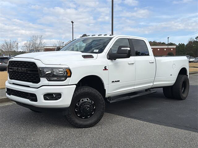 2023 RAM 3500 Big Horn Crew Cab LB DRW 4WD