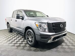 Nissan Titan SV Crew Cab 4WD