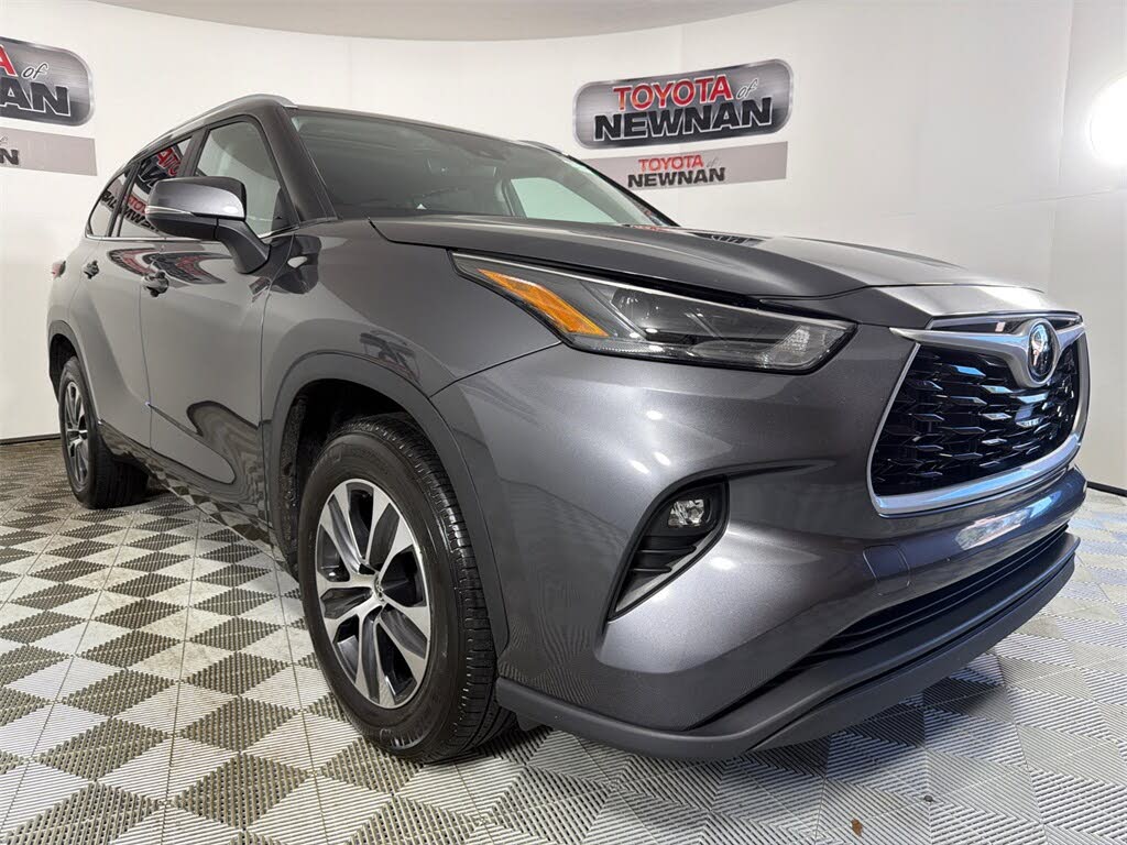 2023 Toyota Highlander XLE FWD