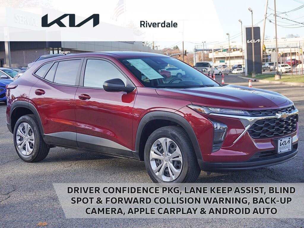 2024 Chevrolet Trax LS FWD