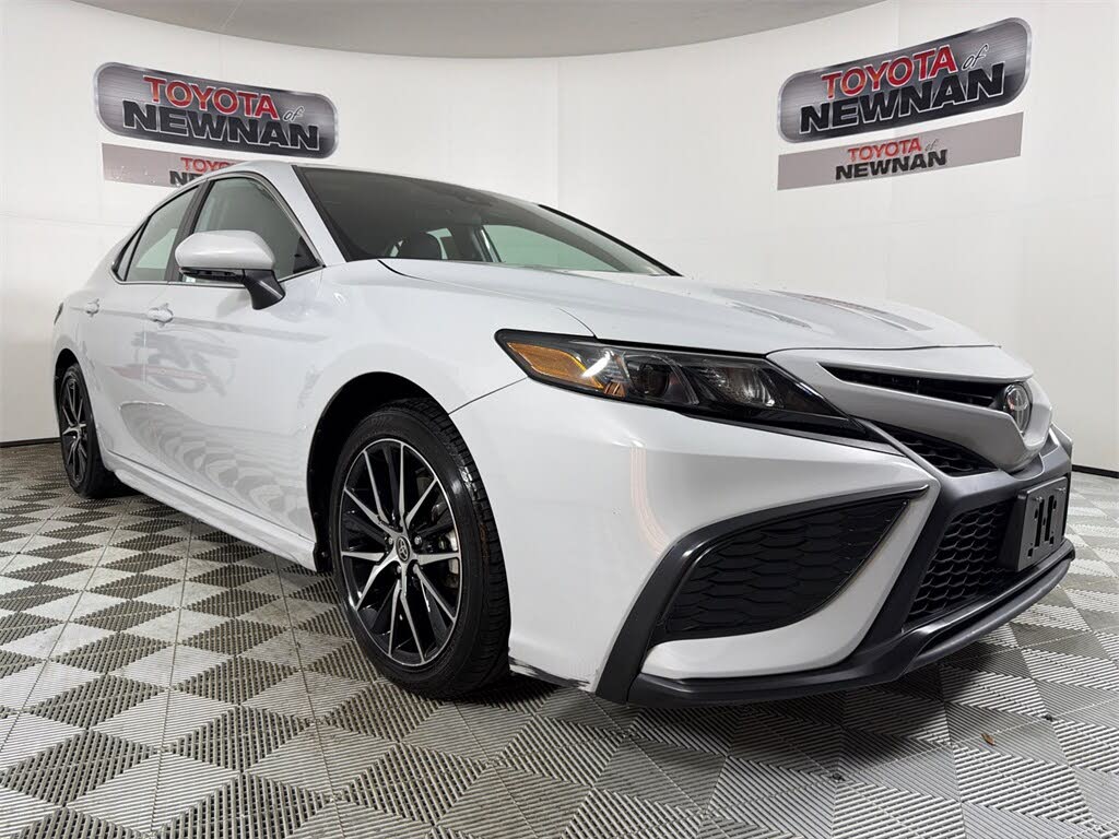 2024 Toyota Camry SE FWD