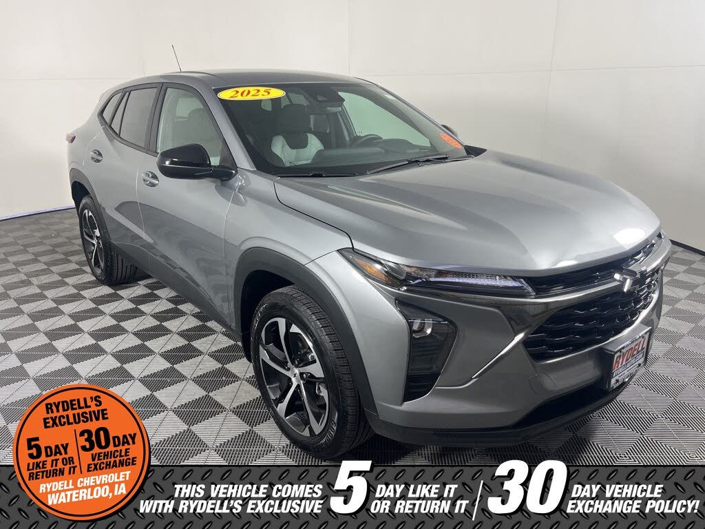 2025 Chevrolet Trax RS with 1RS FWD