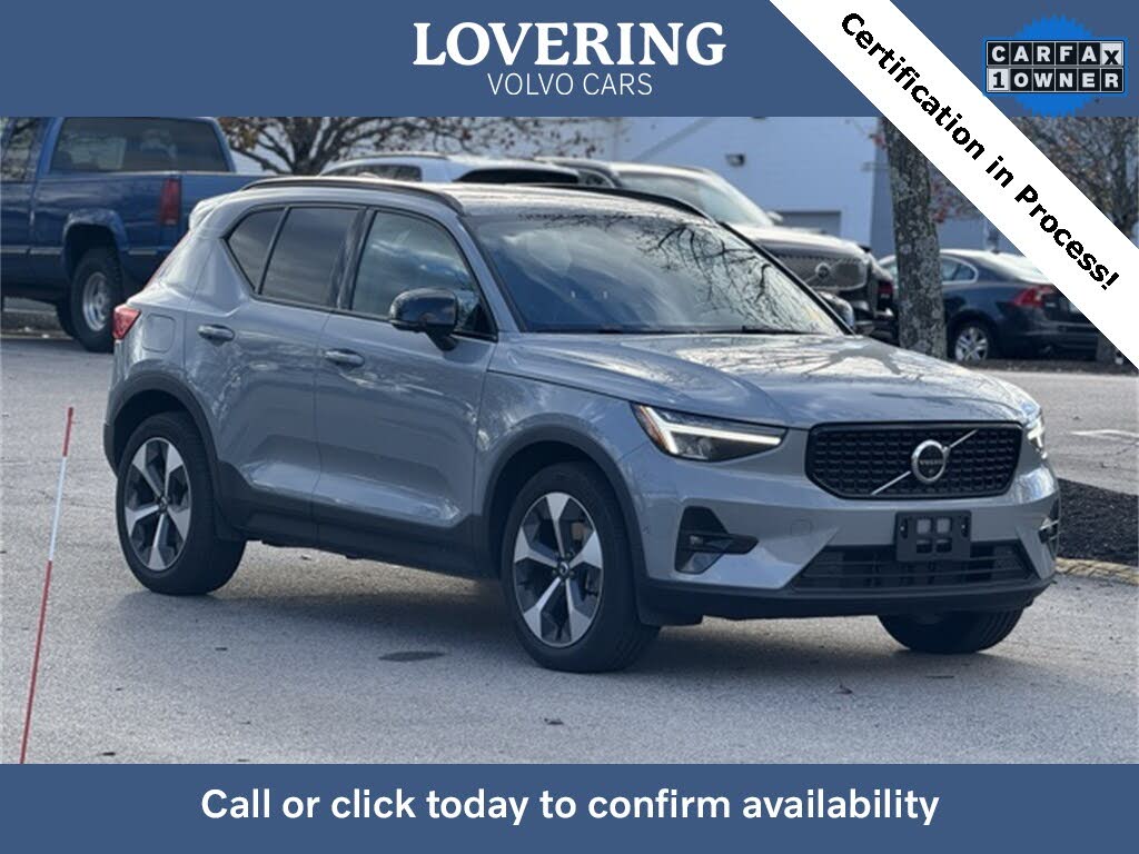 2025 Volvo XC40 B5 Plus Dark Theme AWD