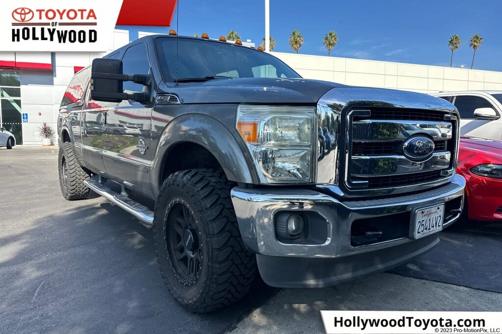 2013 Ford F-250 Super Duty Lariat Crew Cab 4WD
