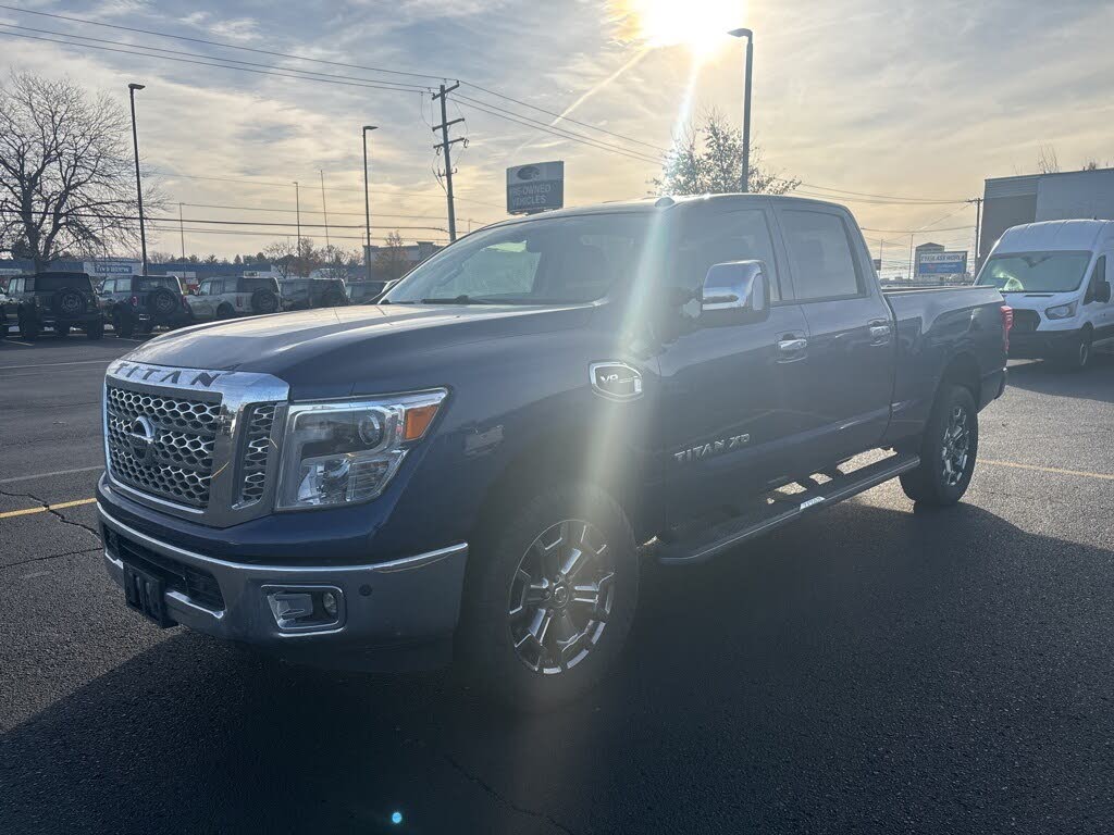 2018 Nissan Titan XD SL Crew Cab 4WD