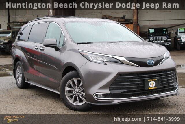 2022 Toyota Sienna XLE 7-Passenger AWD