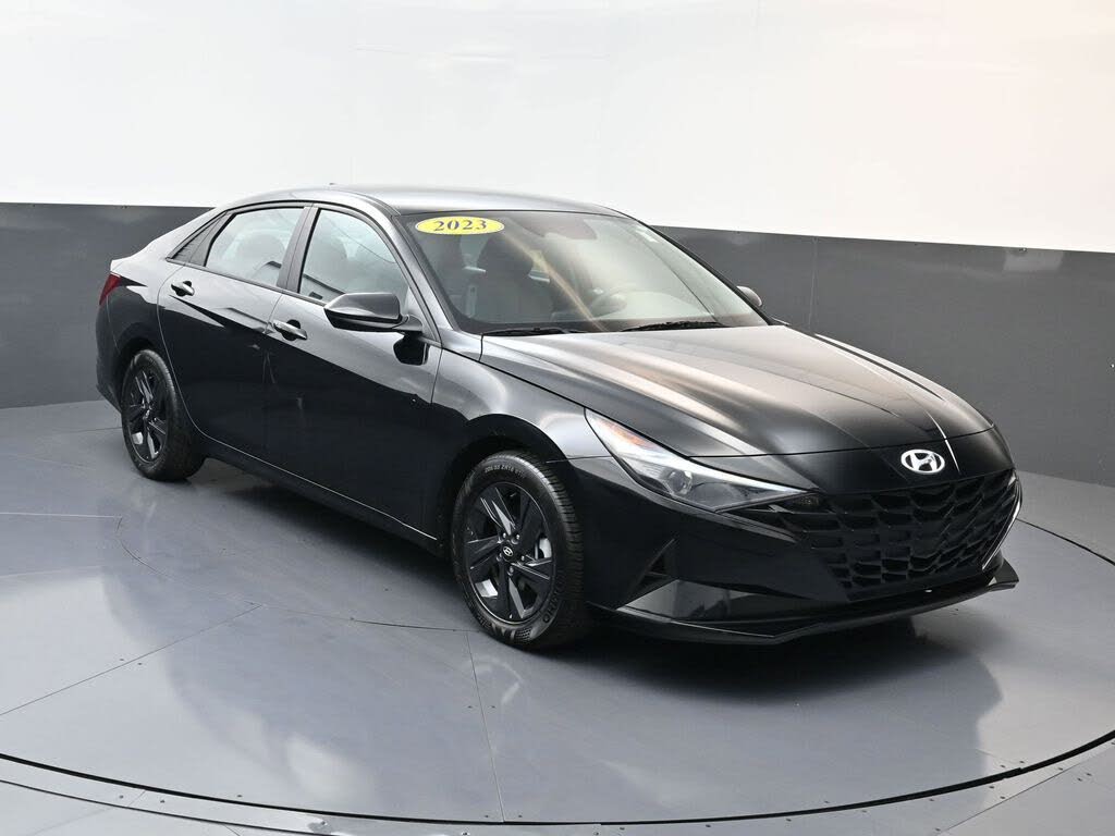 2023 Hyundai Elantra SEL FWD