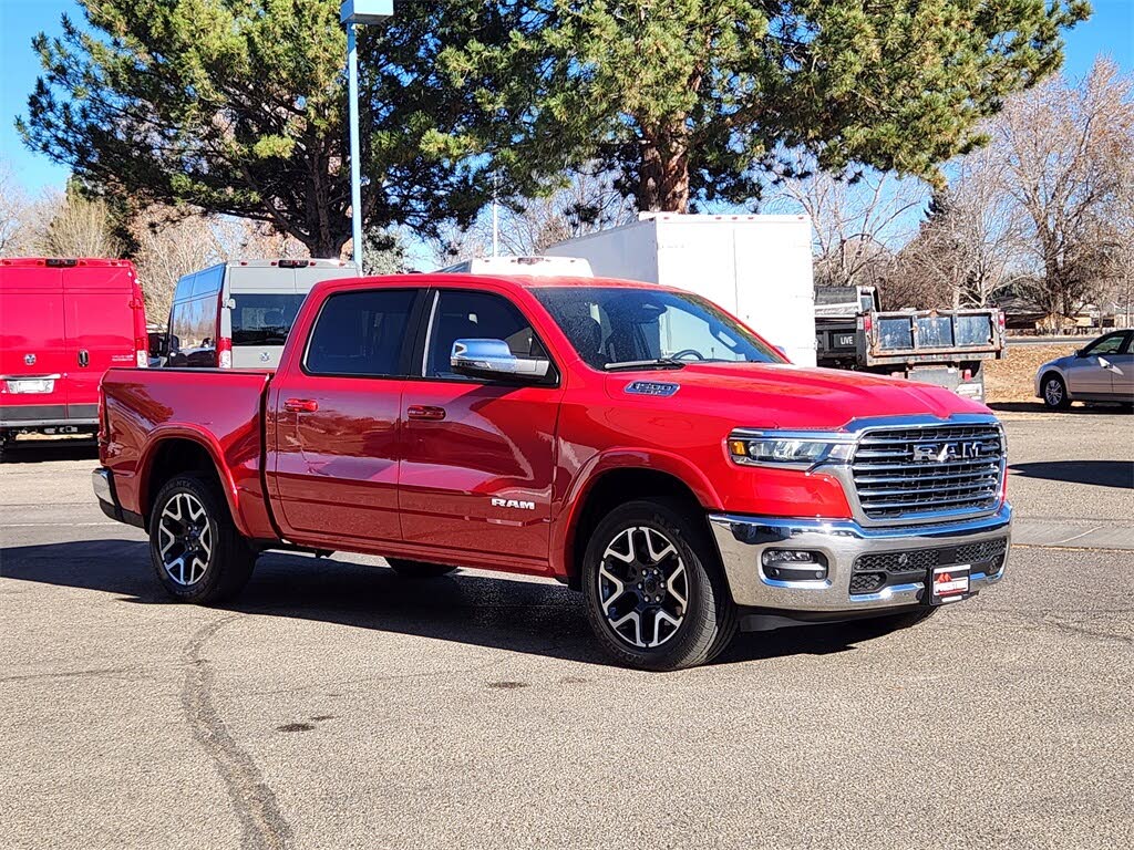 2025 RAM 1500 Laramie Crew Cab 4WD