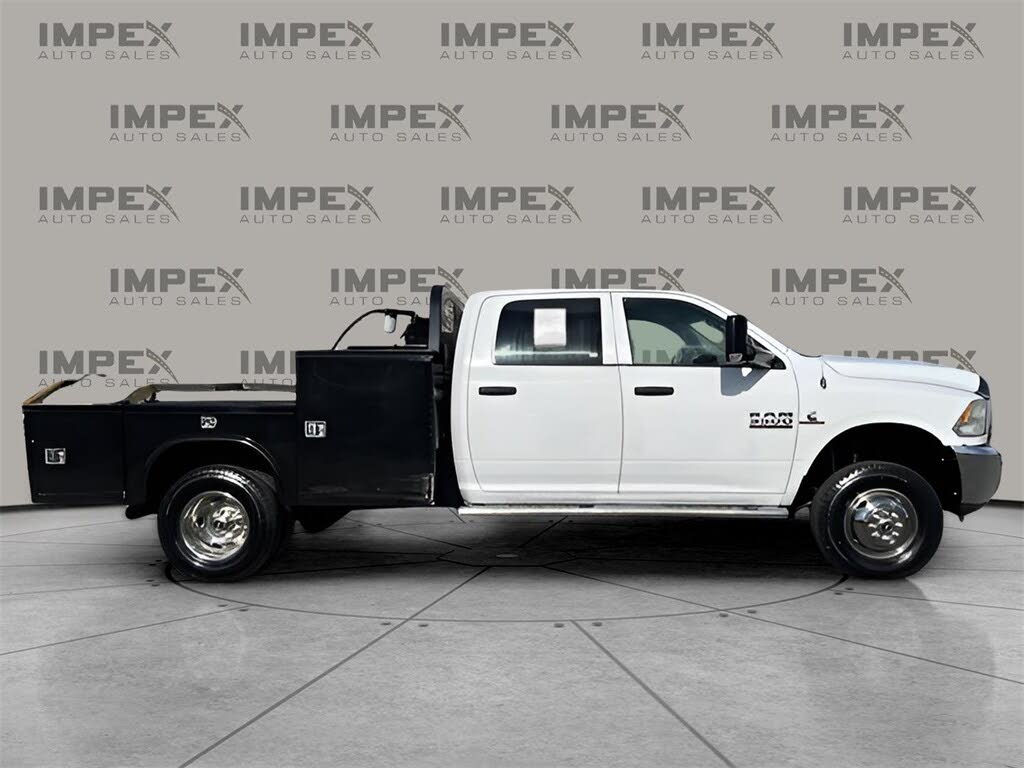 2014 RAM 3500 Chassis Tradesman Crew Cab 4WD